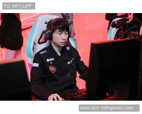 FPX在冠军杯中的战术表现分析与评价探讨